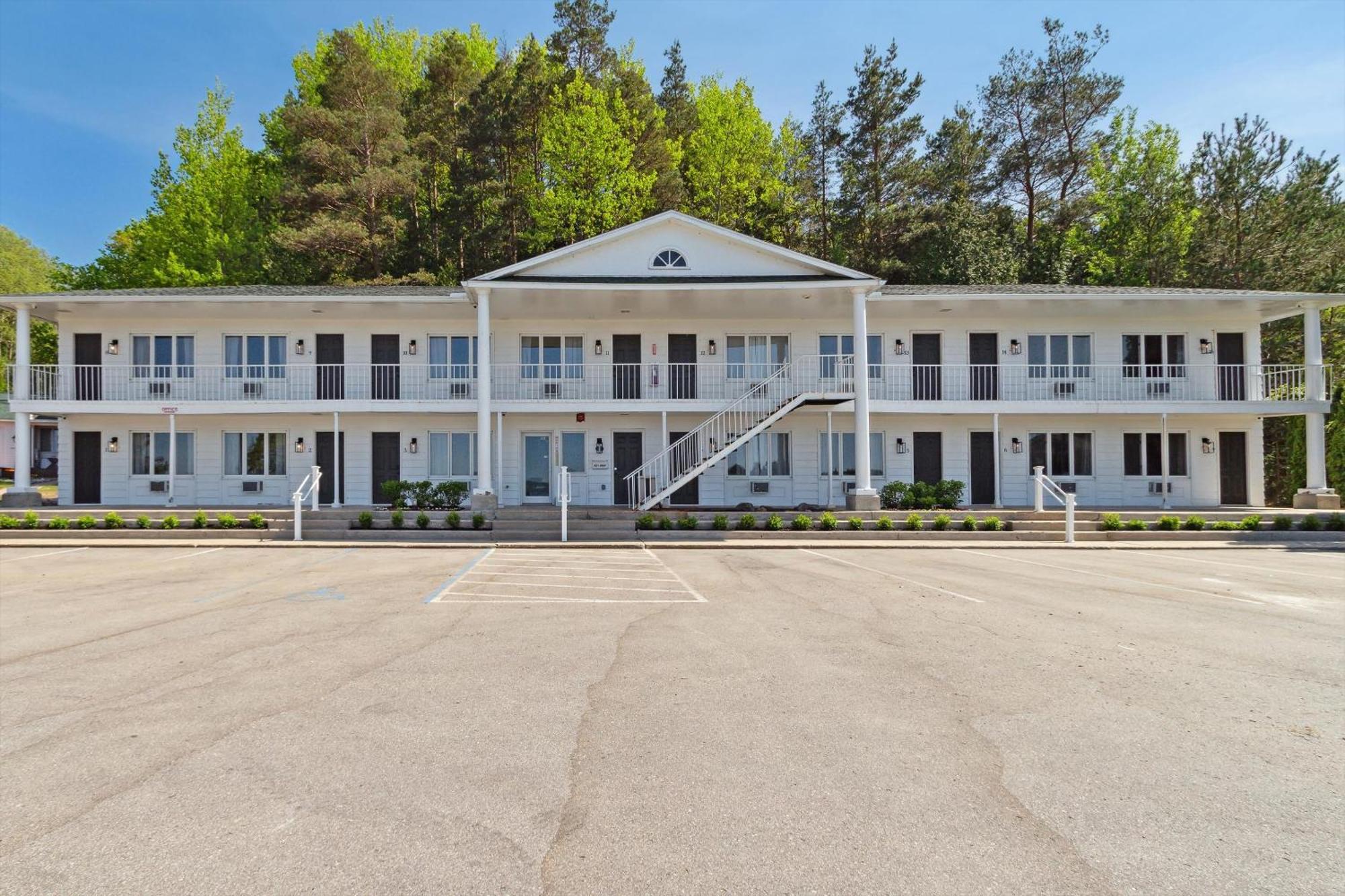 The Bay Inn Petoskey Εξωτερικό φωτογραφία