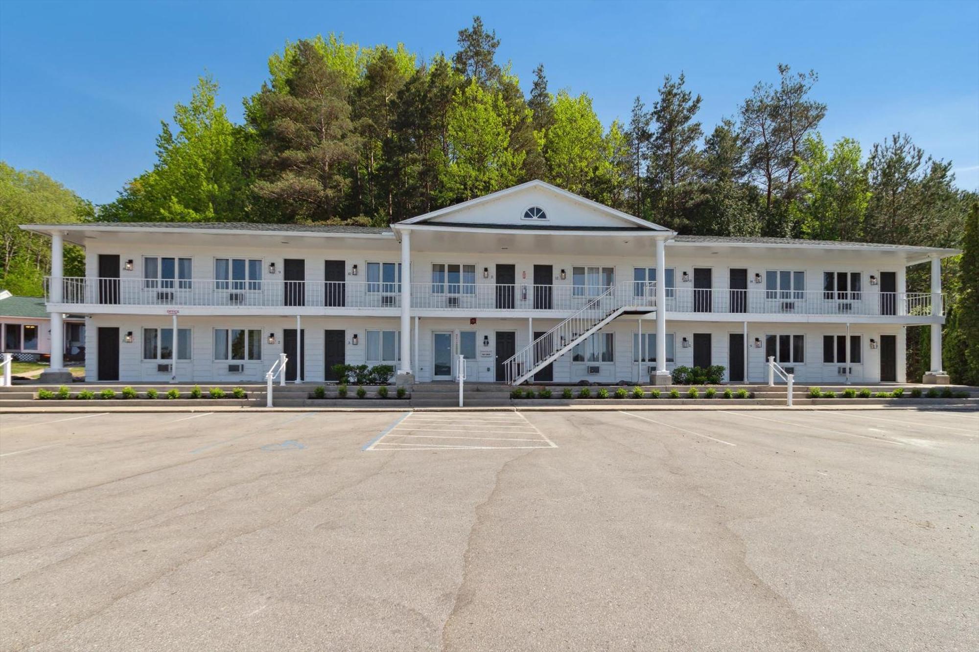 The Bay Inn Petoskey Εξωτερικό φωτογραφία